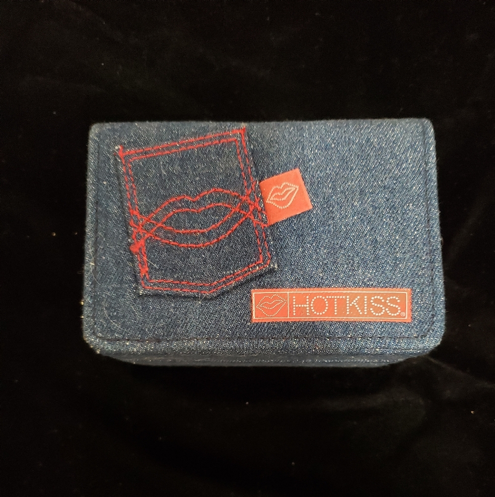 hot kiss repurposed jean jewelery box
